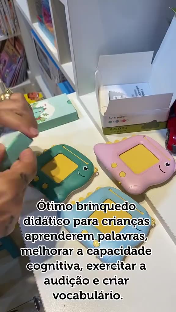 Brinquedo infantil cartão traduz Português para Inglês